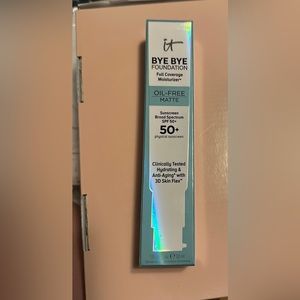 It cosmetics bye bye matte foundation